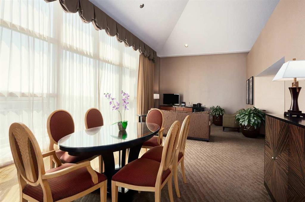 Embassy Suites By Hilton Brea - North Orange County Habitación foto